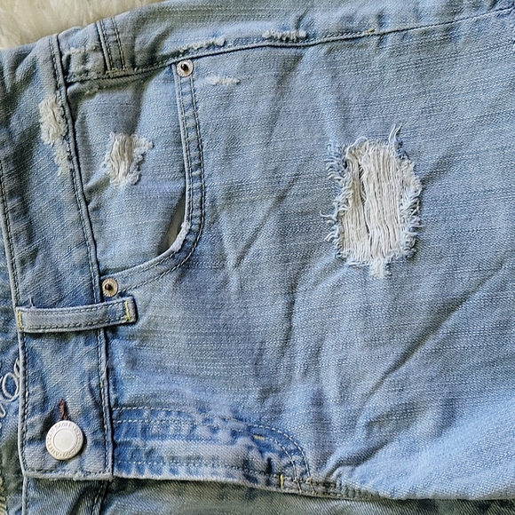 American Eagle Denim Shorts - Picture 3 of 8
